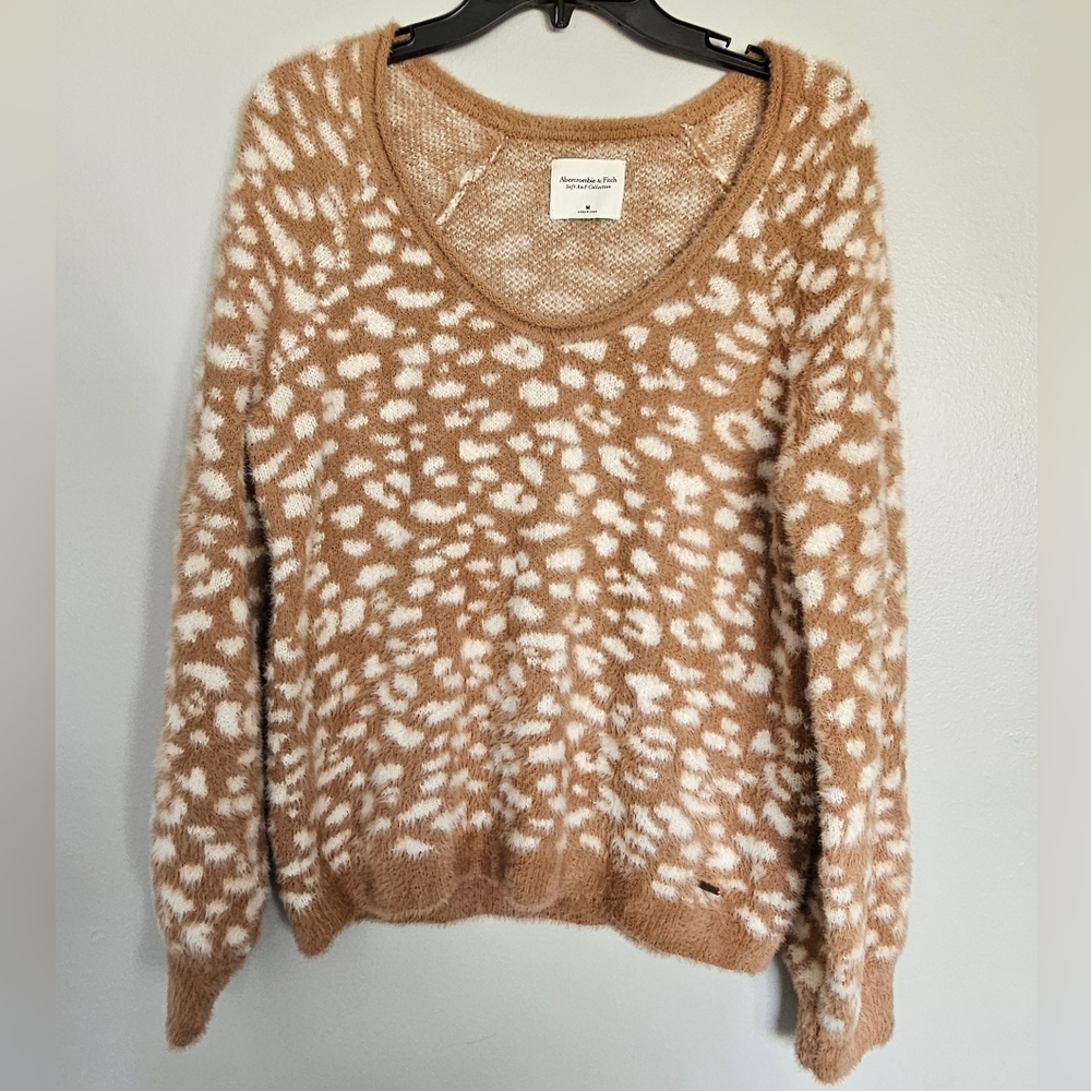 Soft A&F collection neutral animal sweater balloon sleeve medium m